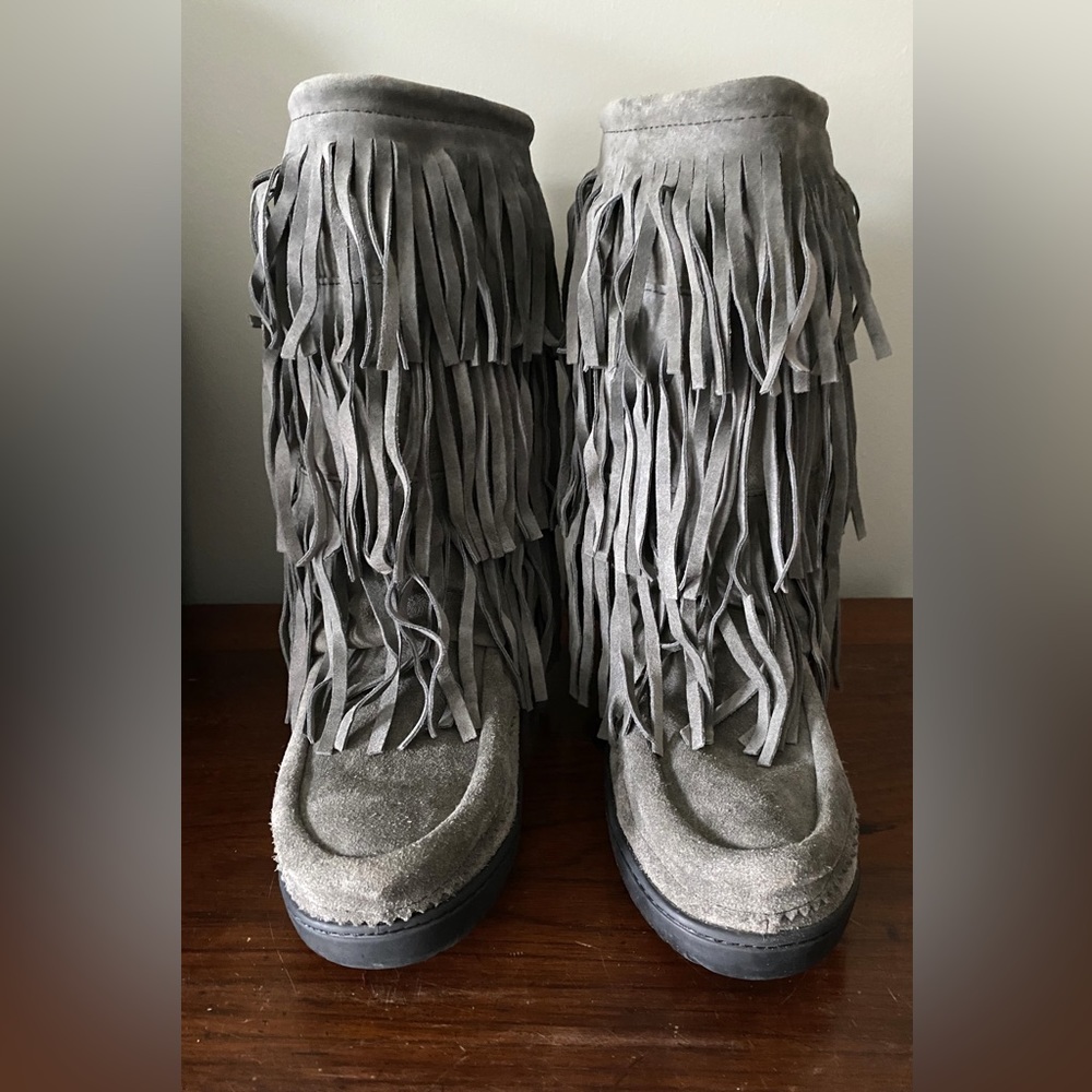 Manitobah Mukluks Woman's Suede Buffalo Dancer Grey Fringed Sz 8 NEW!